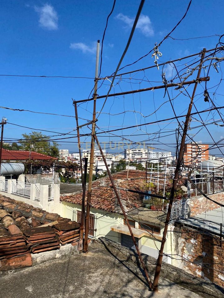 2+1 house for sale in Durrës, Martyrs' Museum.