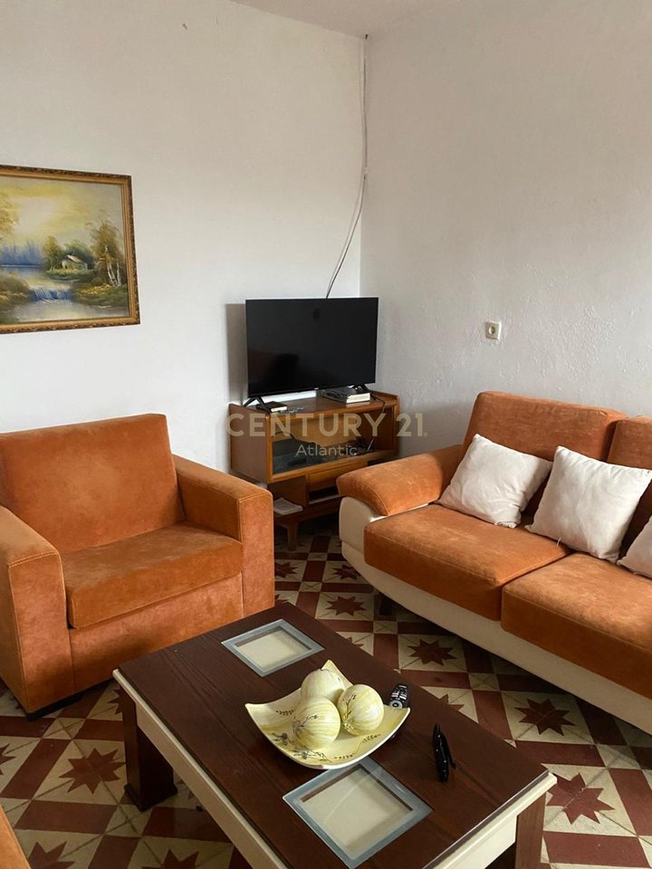 2+1 house for sale in Durrës, Martyrs' Museum.