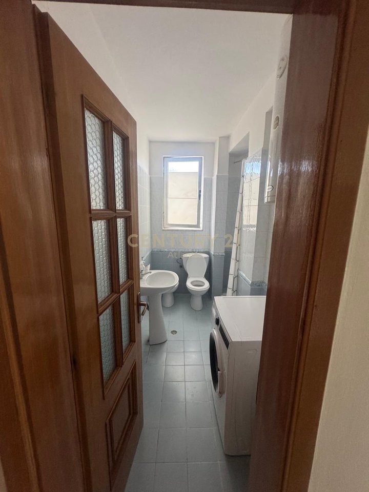 For Rent – 3rd Floor of a Villa on the Beach, Red Wheel – Durrës