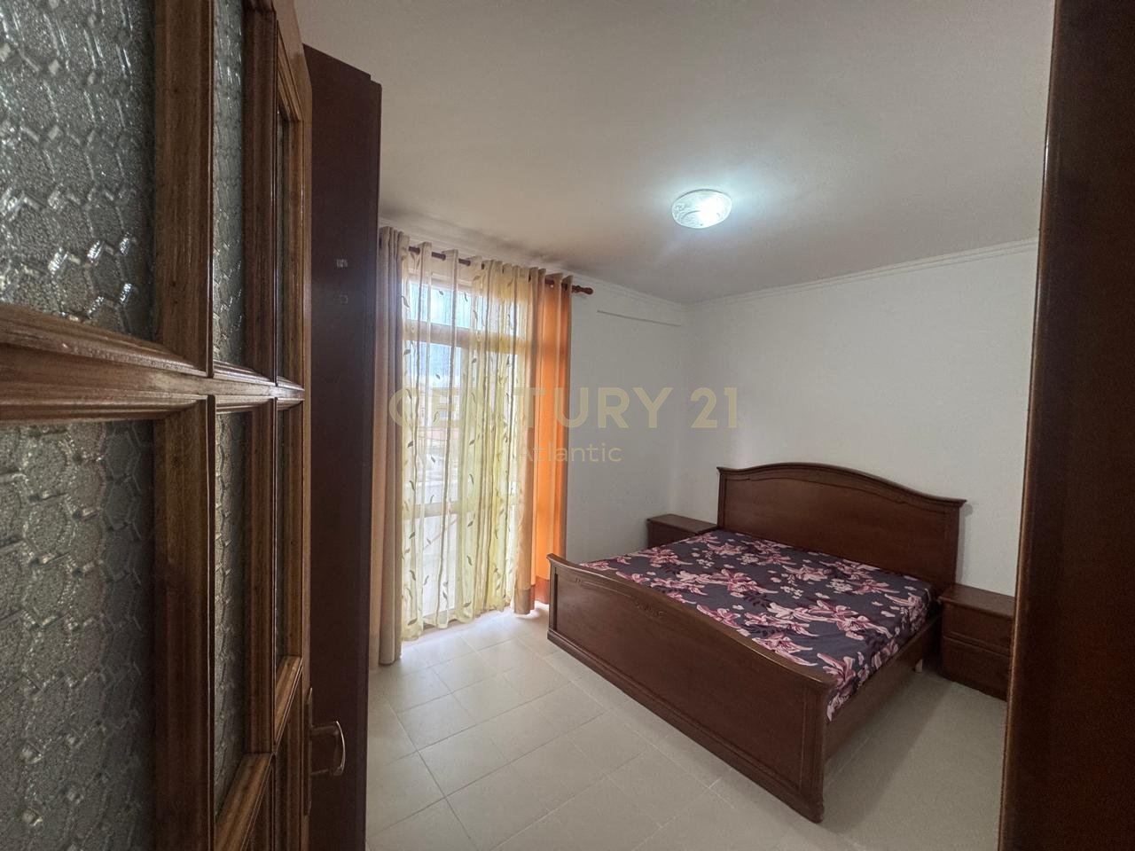 For Rent – 3rd Floor of a Villa on the Beach, Red Wheel – Durrës