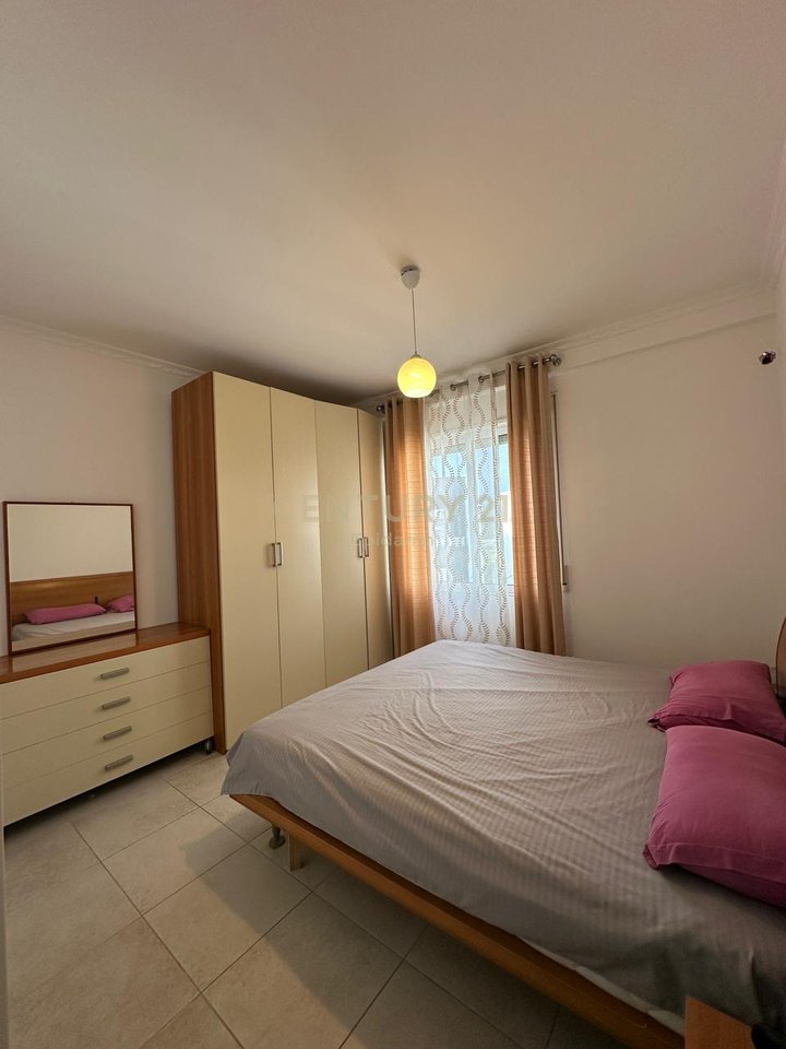 SHITET APARTAMENT 1+1 TE GJIRI I LALZIT PRANE KOMPLEKSIT "INSIFA"