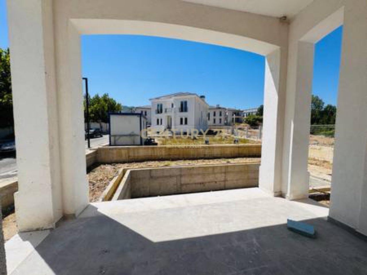 Villa for sale at Rolling Hills 2