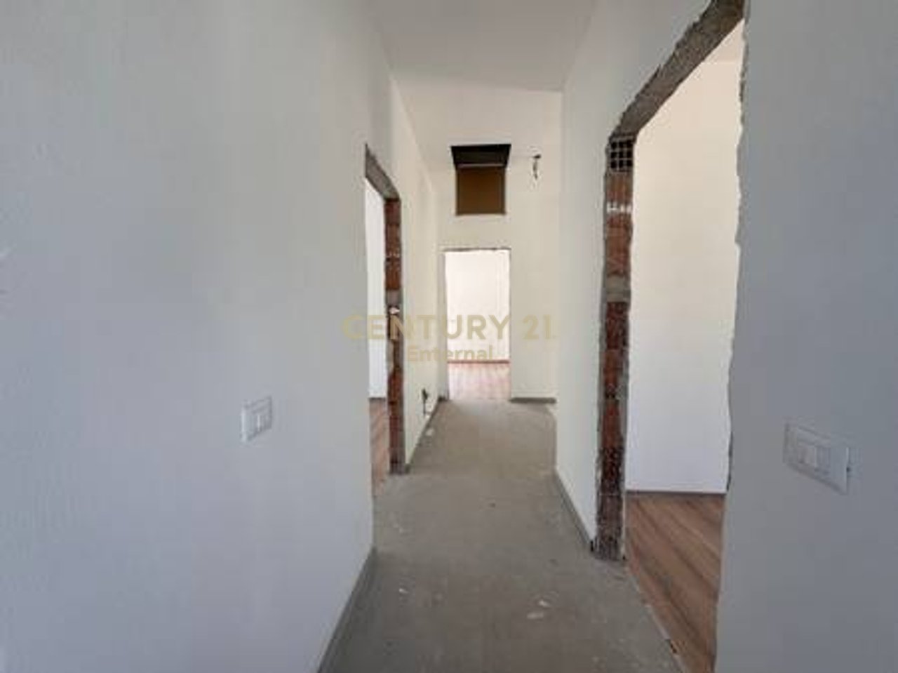 Villa for sale at Rolling Hills 2