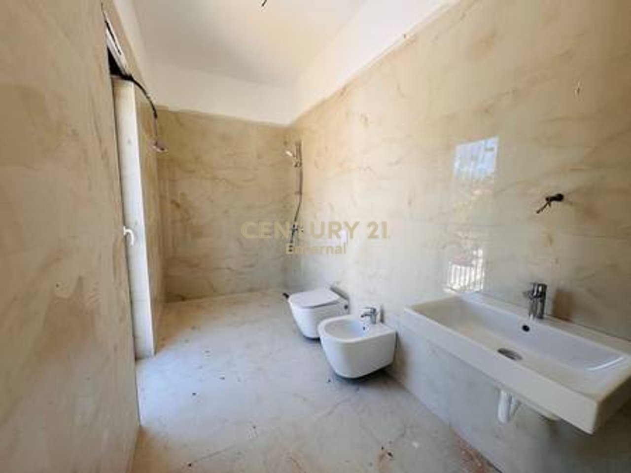 Villa for sale at Rolling Hills 2