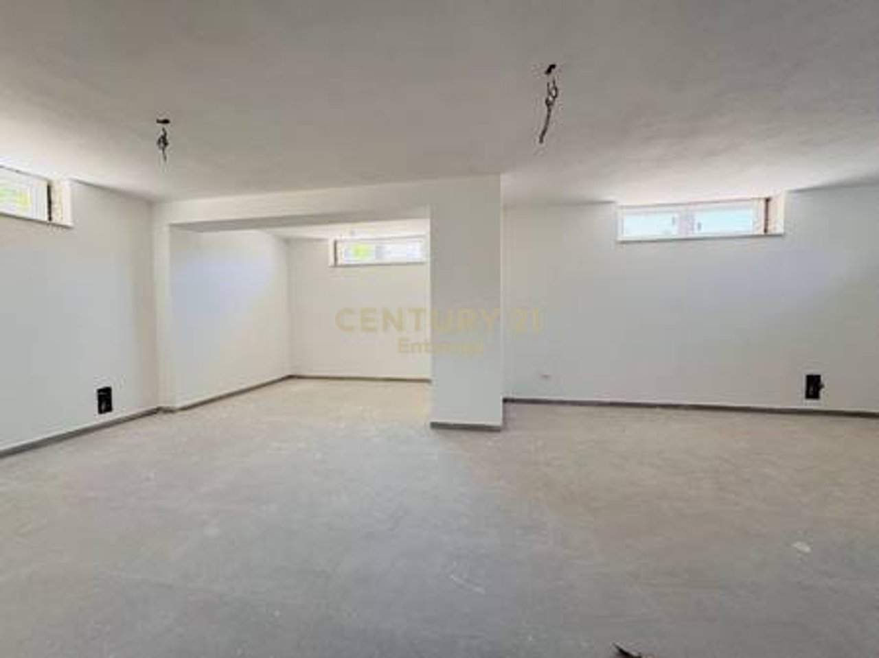Villa for sale at Rolling Hills 2