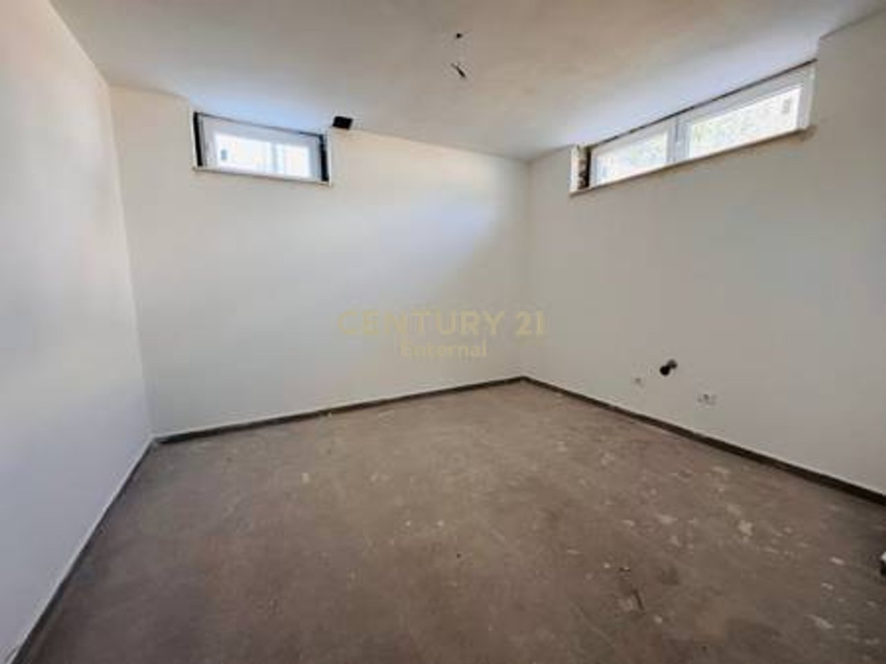 Villa for sale at Rolling Hills 2