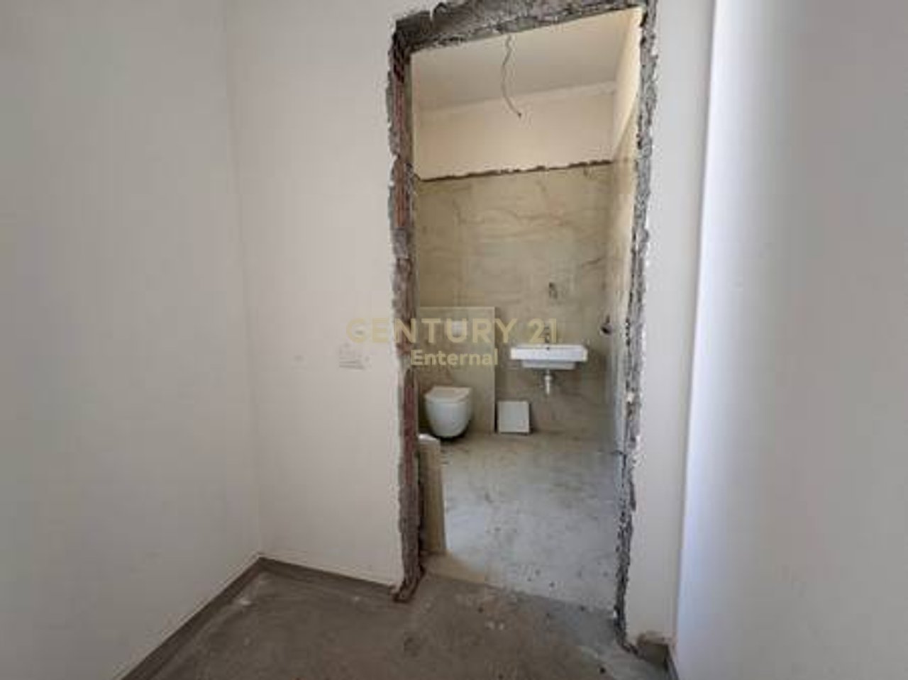 Villa for sale at Rolling Hills 2