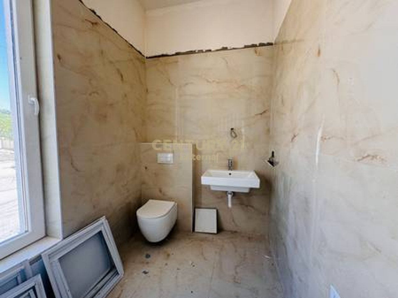Villa for sale at Rolling Hills 2