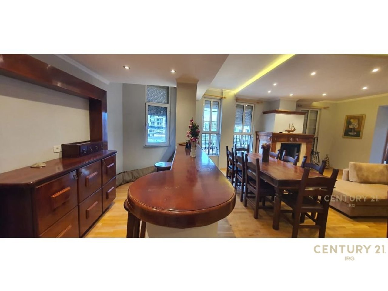 Apartament 3+1+2 ne Qender te Tiranes!