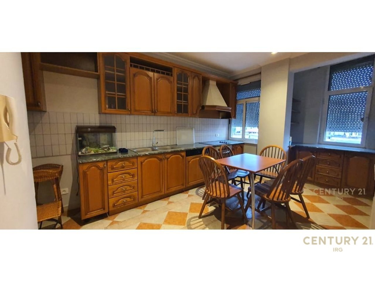 Apartament 3+1+2 ne Qender te Tiranes!