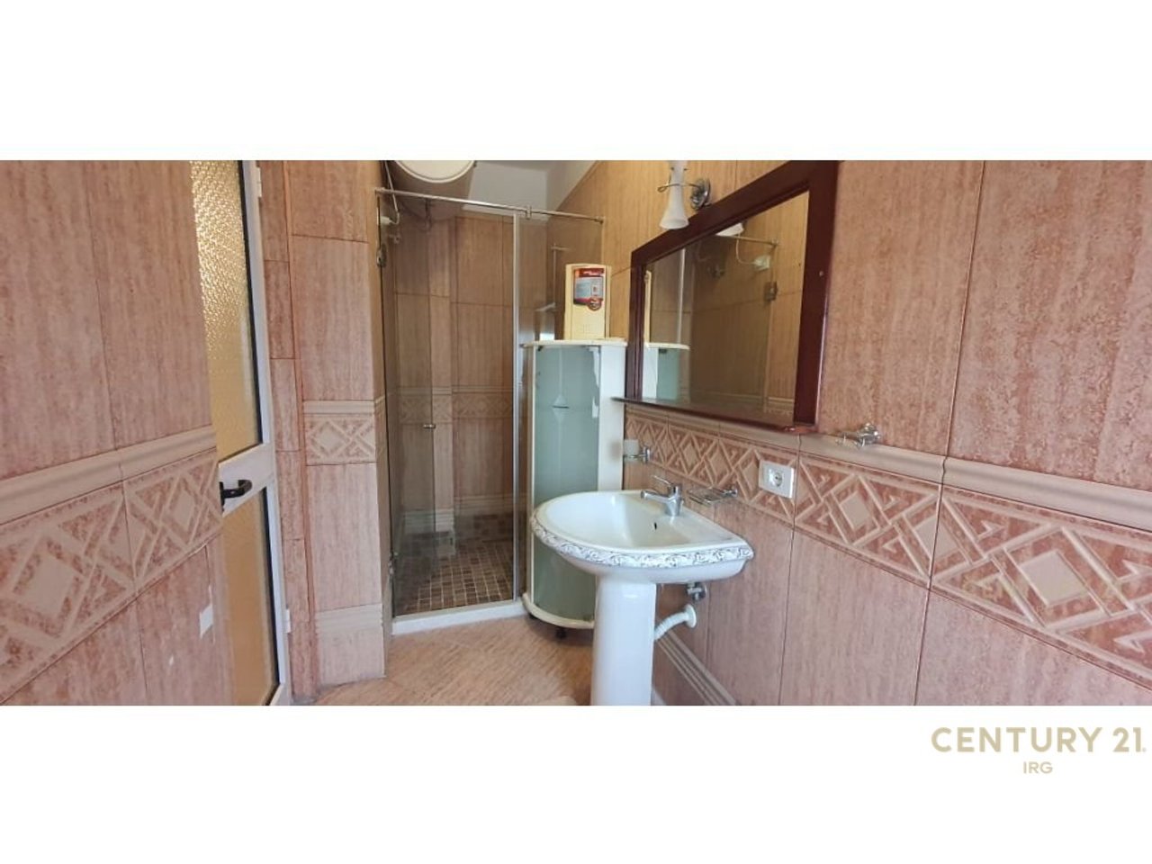 Apartament 3+1+2 ne Qender te Tiranes!