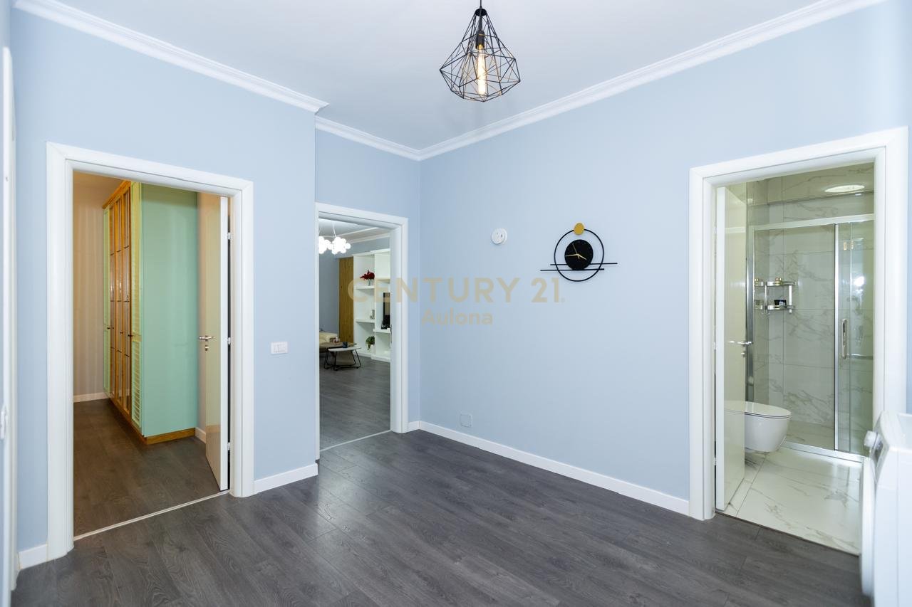 Apartment for rent 2+1+2 for 1, 2, 3, or 4 months. Water, electricity, TV, and internet included in the price