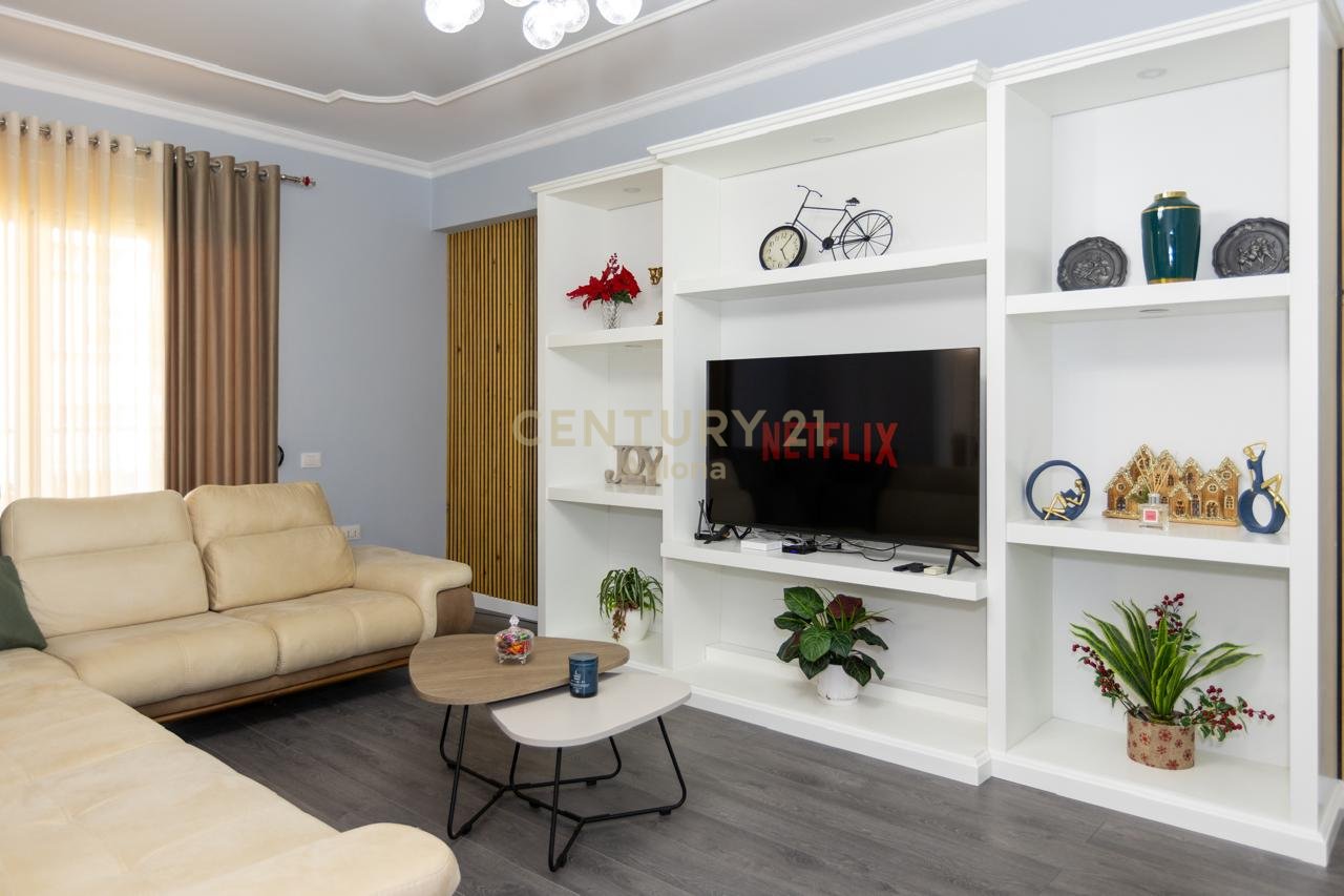 Apartment for rent 2+1+2 for 1, 2, 3, or 4 months. Water, electricity, TV, and internet included in the price