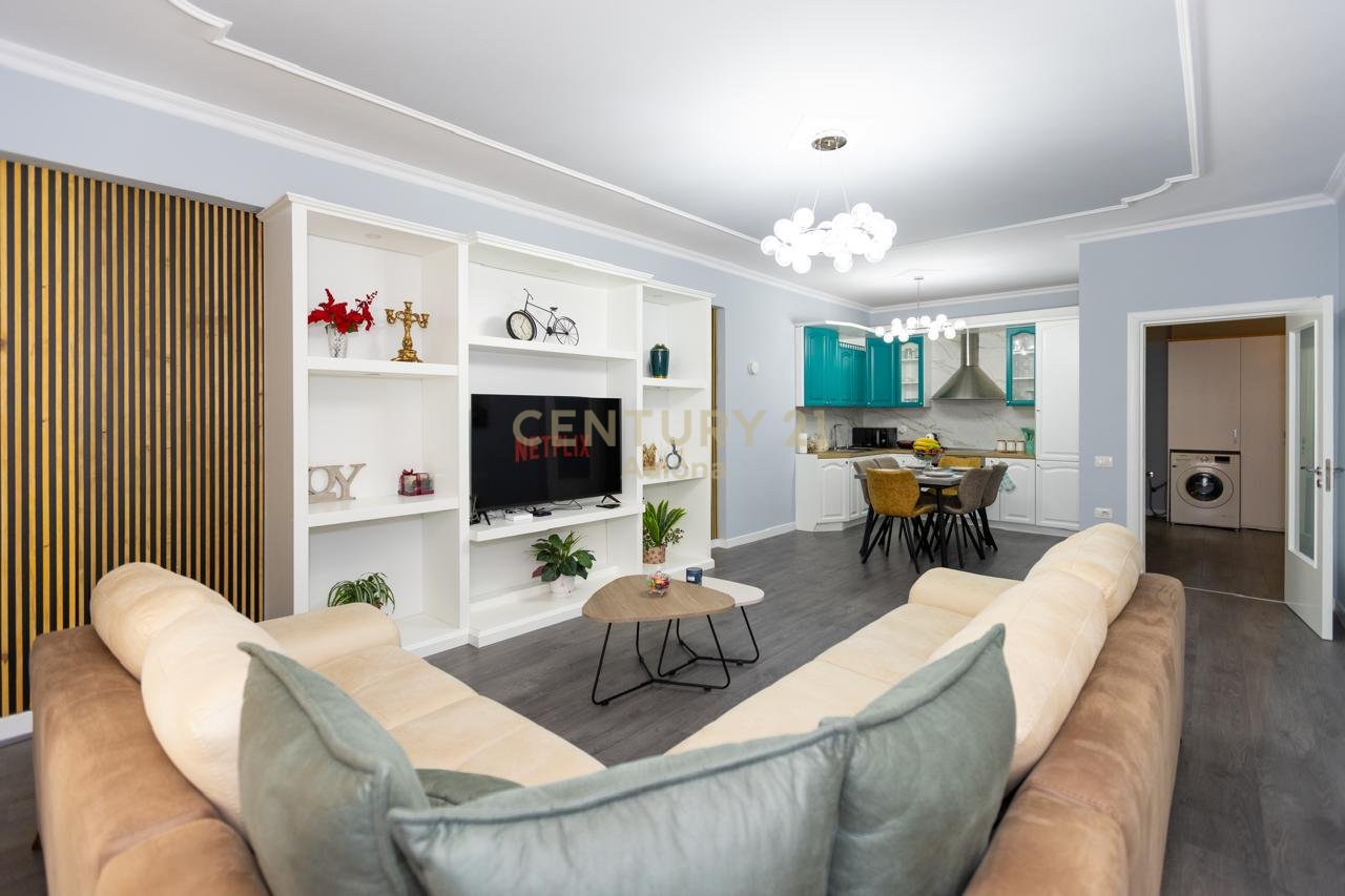 Apartment for rent 2+1+2 for 1, 2, 3, or 4 months. Water, electricity, TV, and internet included in the price