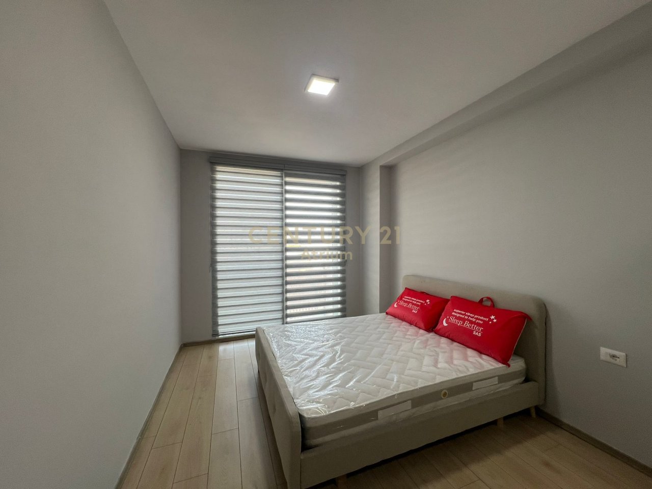 JEPET ME QIRA APARTAMENTI 1+1+2  TEK FARMACIA 10