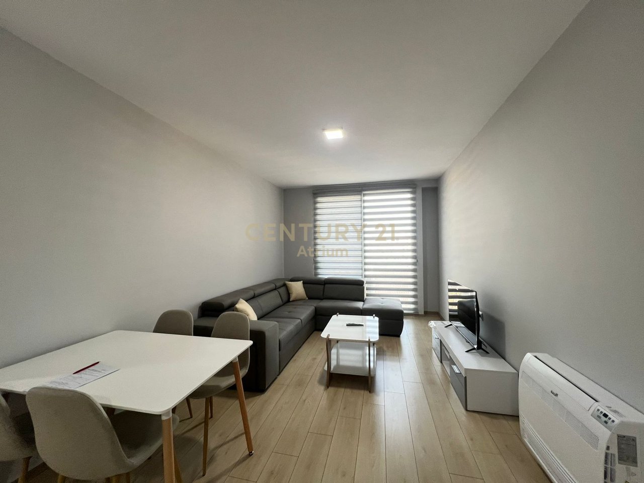 JEPET ME QIRA APARTAMENTI 1+1+2  TEK FARMACIA 10