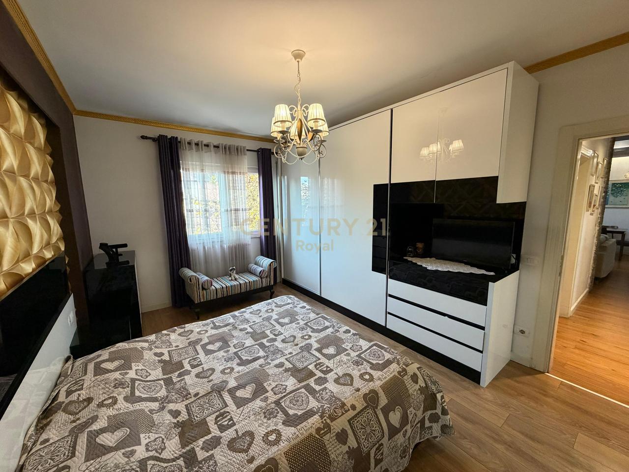 Shitet apartament i mobiluar 3+1+2 ne Ali Dem prane Rossman&Lala