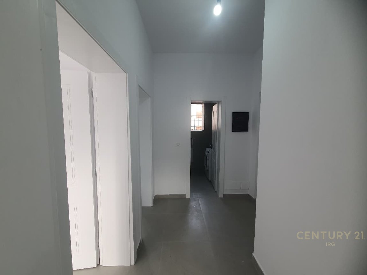 JEPET AMBIENT 2+1+2 PER QIRA TE MINE PEZA!