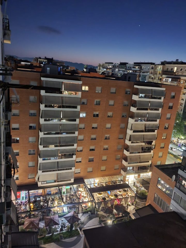 Apartament 1+1 Me Qira në Kompleksin Delijorgji,Tiranë