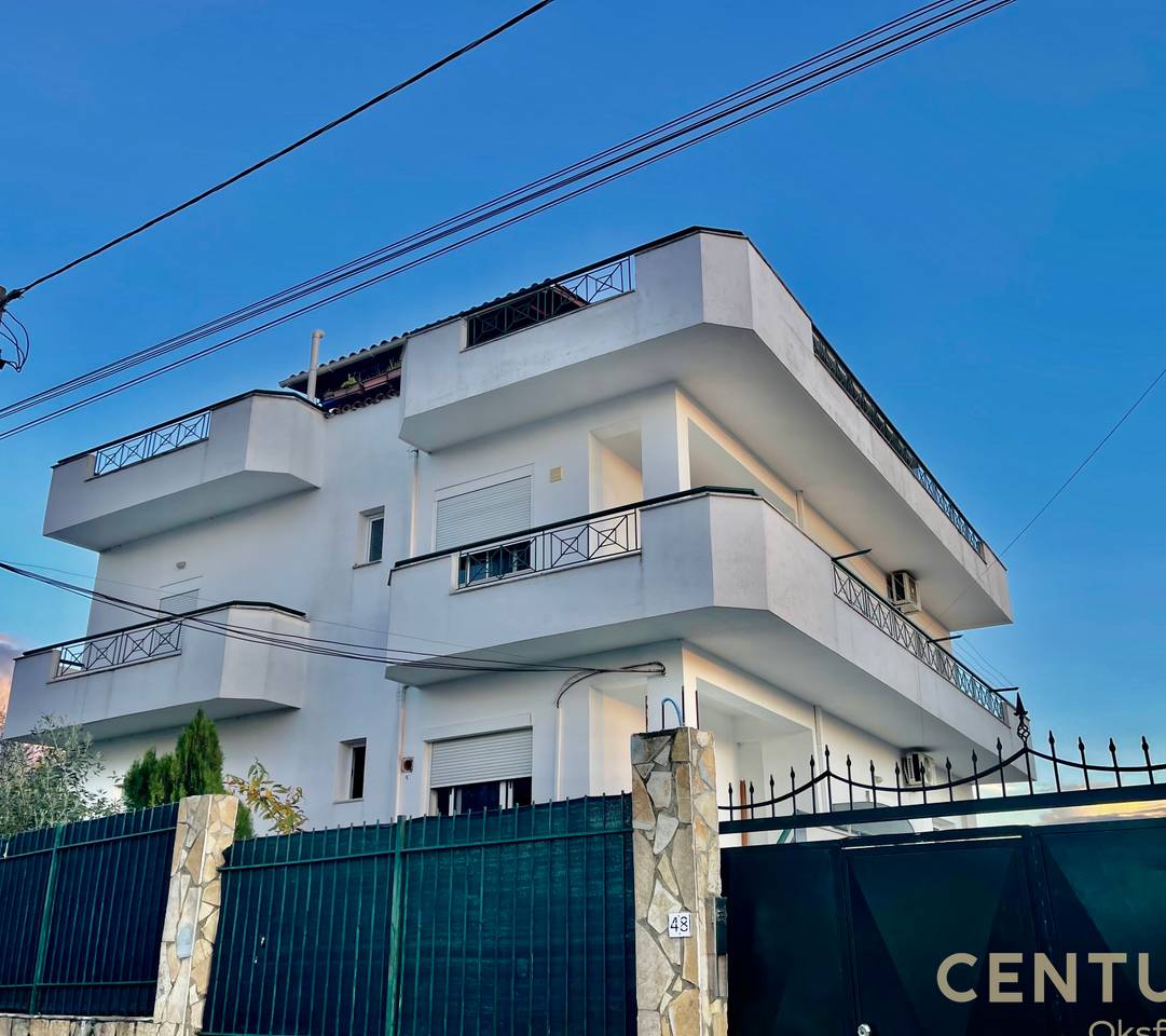 Apartament 3+1+2 per SHITJE ne Shkoze