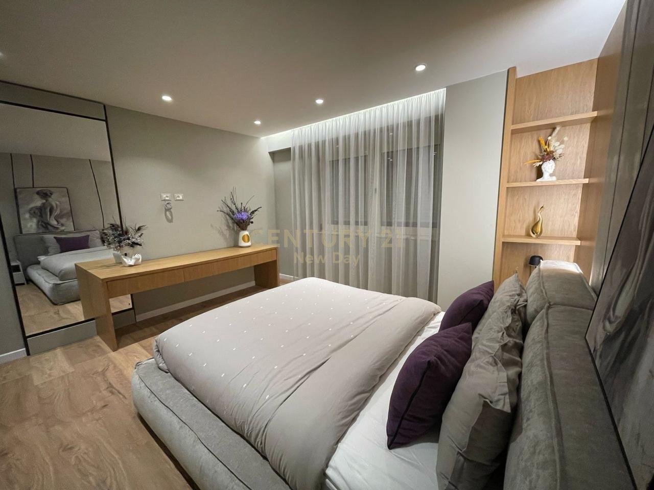 Jepet apartament 1+1 me qira ne plazh!