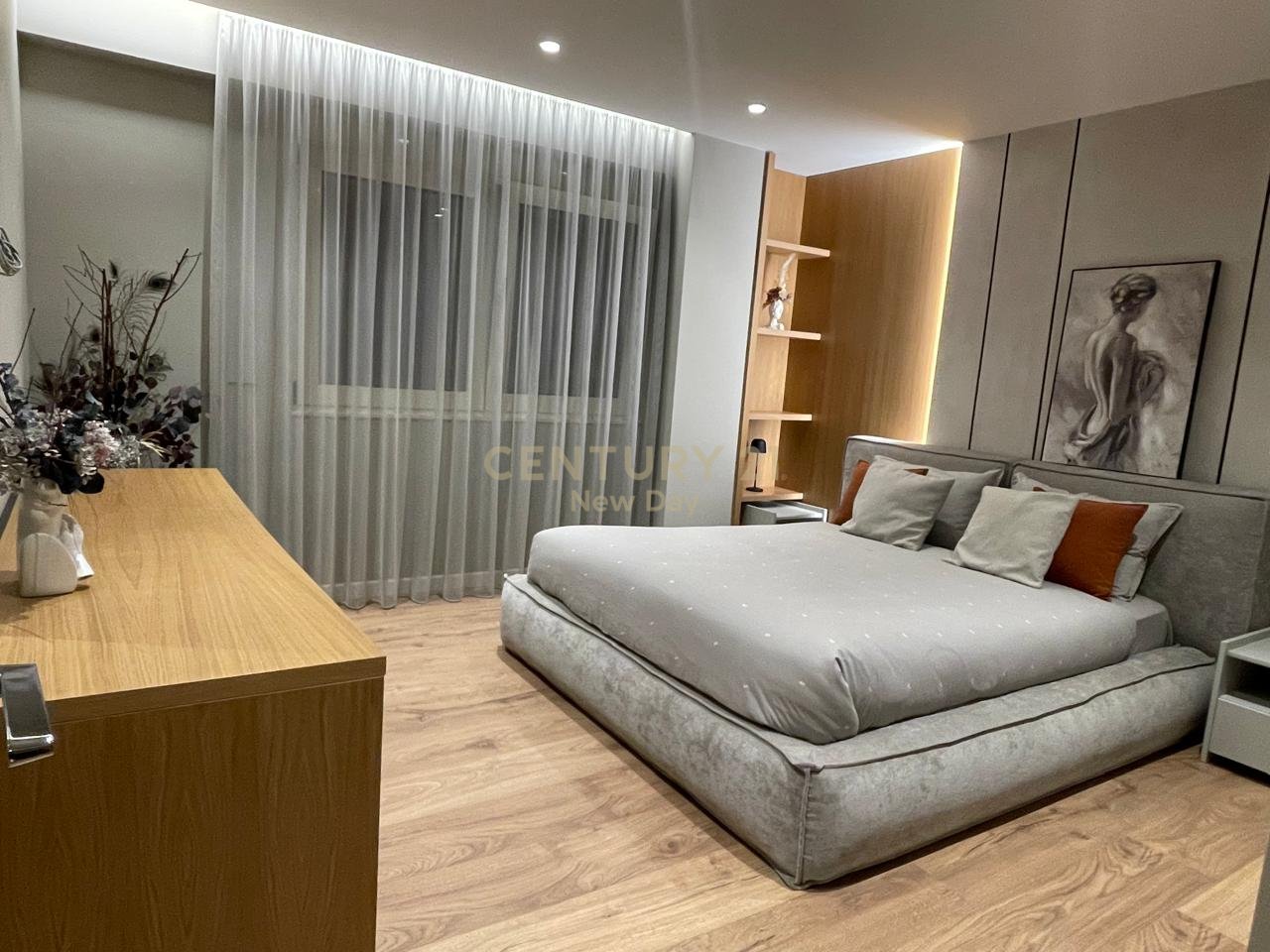 Jepet apartament 1+1 me qira ne plazh!