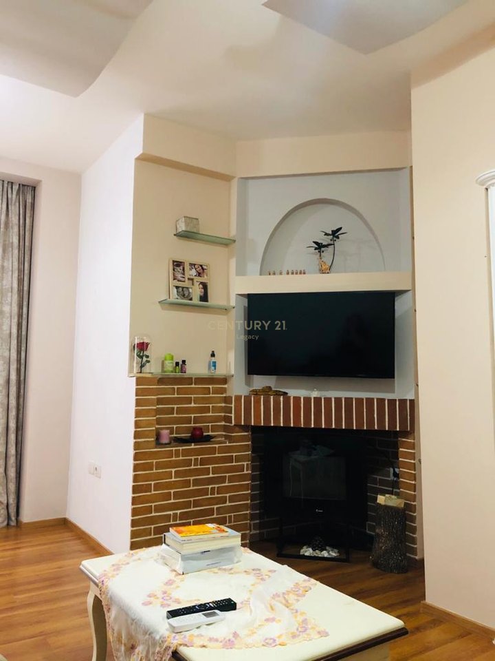 Apartment 1+1 for rent near the Red School