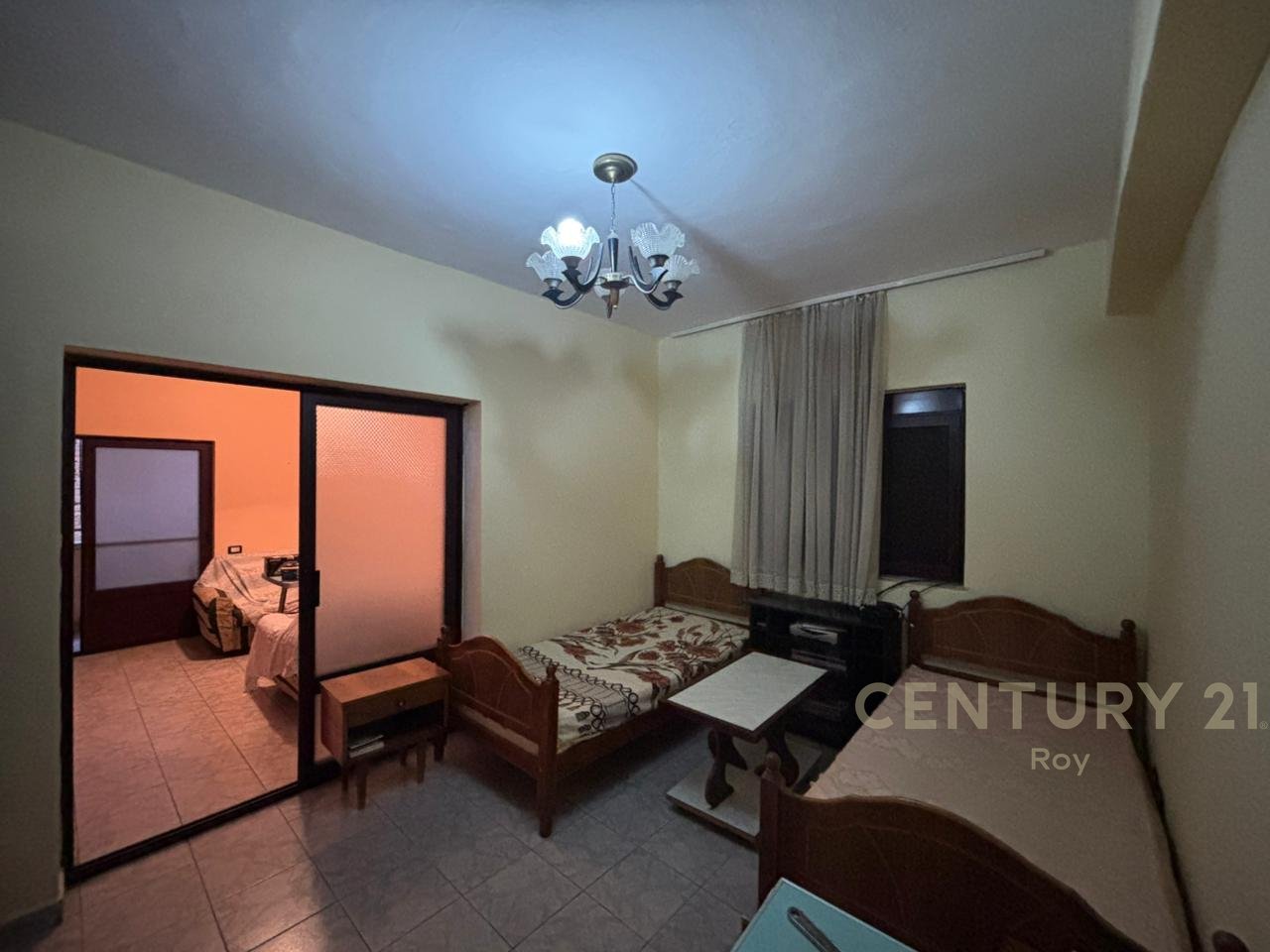 JAPIM ME QIRA APARTAMENT 3+1 PRANE TREGU FRUTA - PERIMEVE!