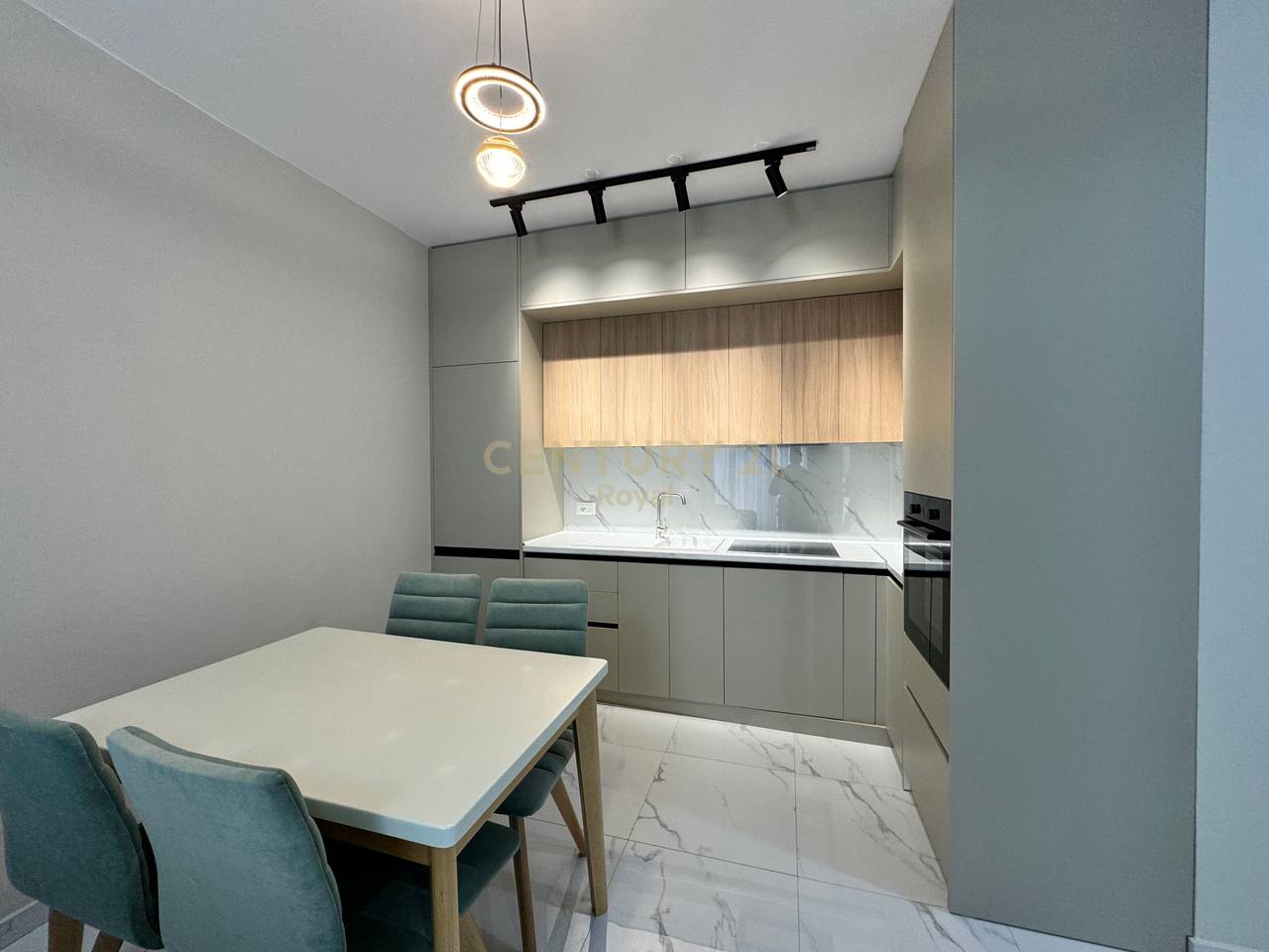 Appartamento 2+1 in affitto in via Mine Peza, nella Golden Tower Residence Tirana - 1100€ | 93,7 m²