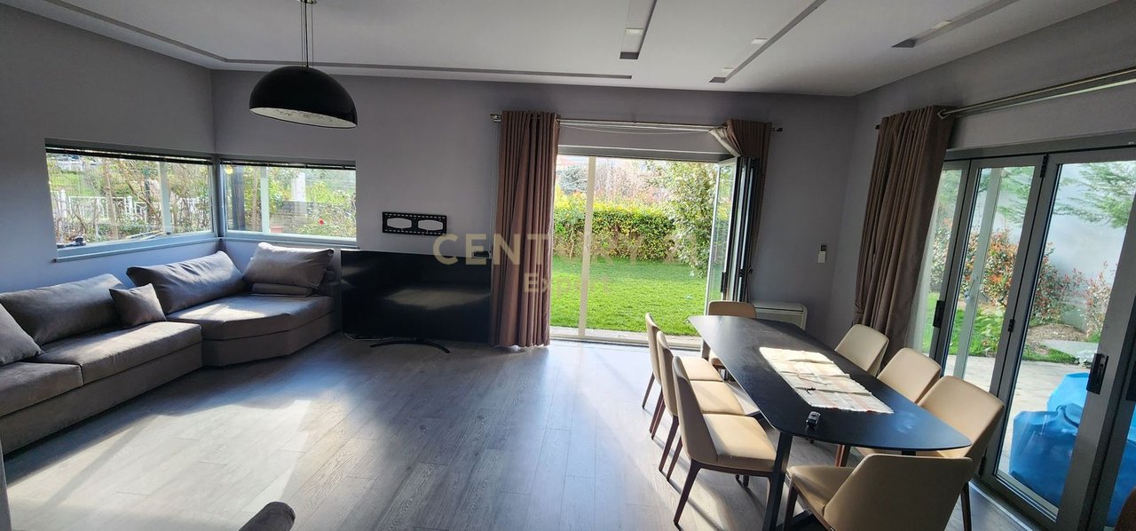 VILE PER QERA TEK LIQENI I TIRANES!!!