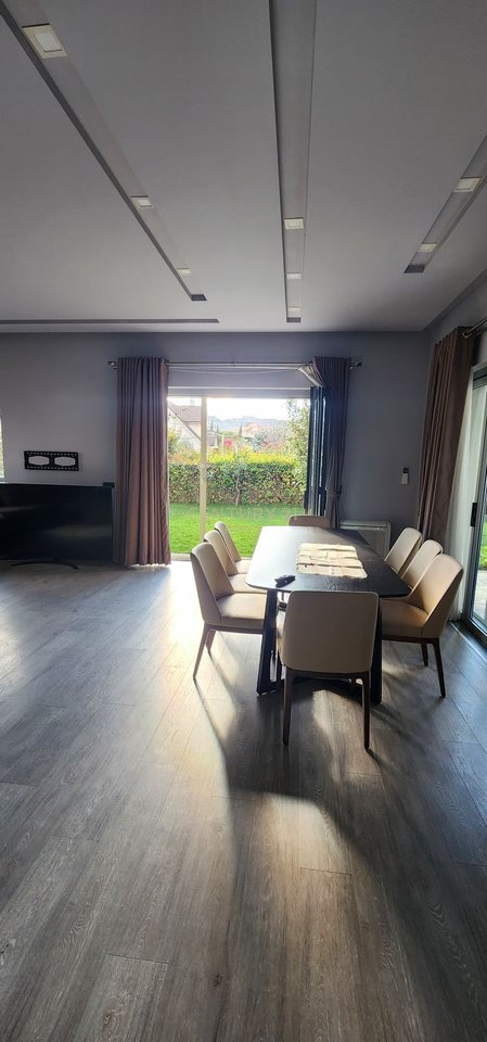 VILE PER QERA TEK LIQENI I TIRANES!!!