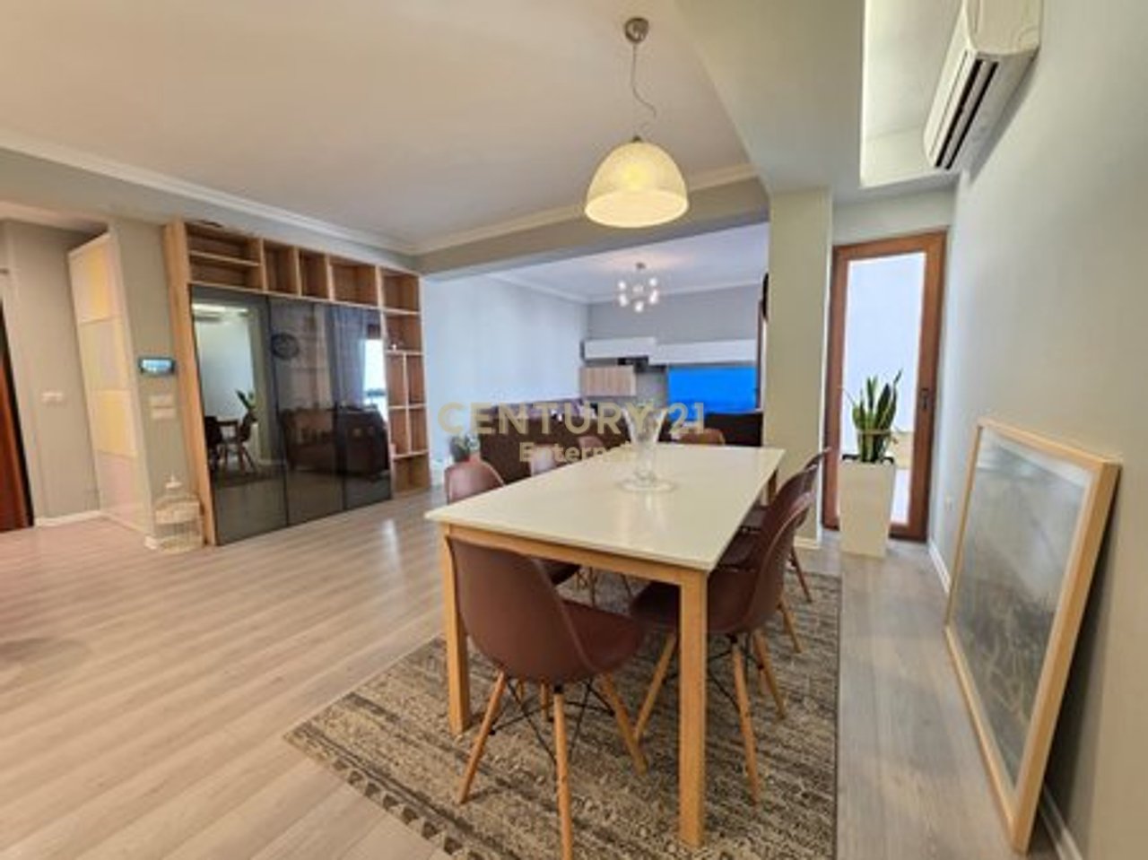 Apartament 2+1 + Post Parkimi ne Bllok