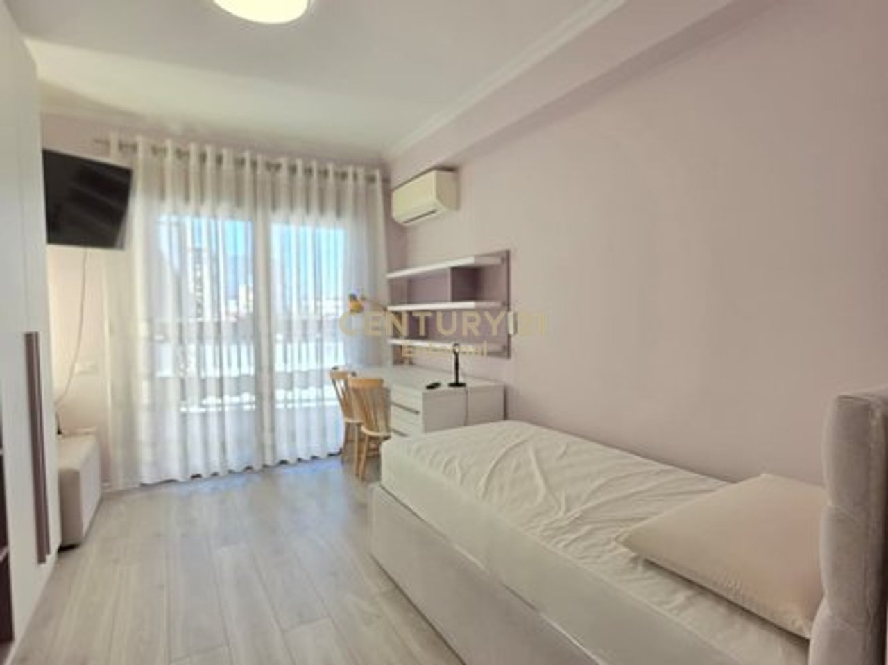 Apartament 2+1 + Post Parkimi ne Bllok