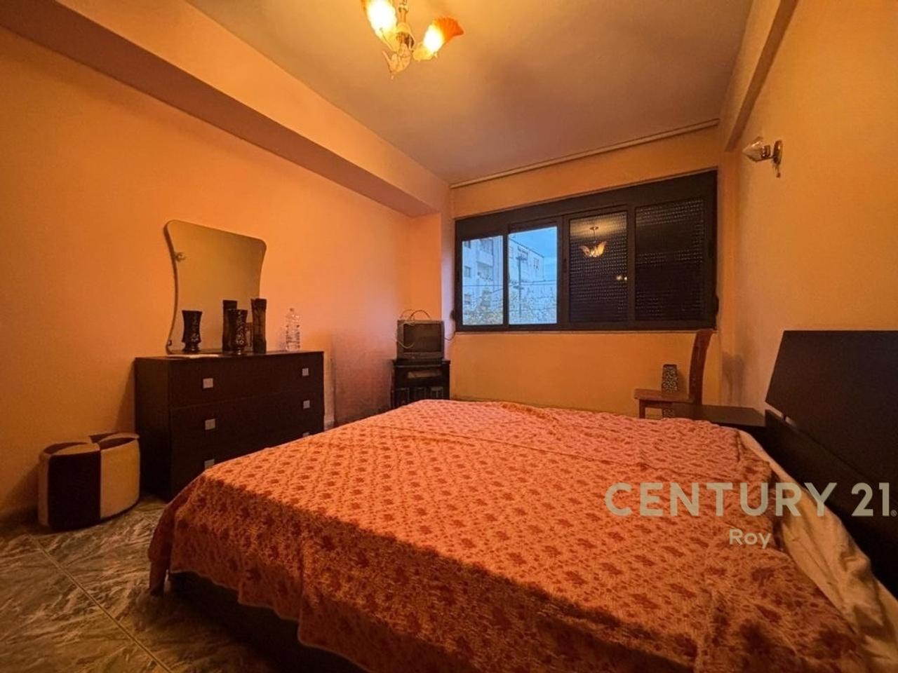 JAPIM ME QIRA APARTAMENT 3+1 PRANE TREGU FRUTA - PERIMEVE!