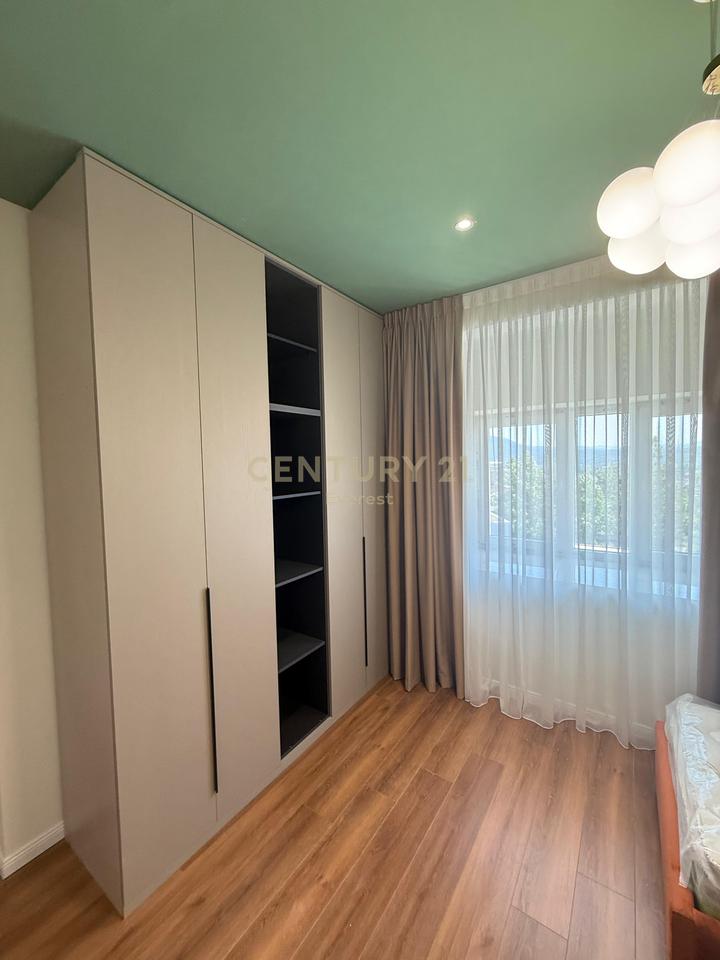 FARKE - RESIDENCA LAKE LAND, JAPIM ME QIRA APARTAMENT 2+1+POST PARKIMI