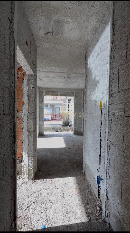 Appartamento 1+1 in Vendita a Golem, €75.000 | 73,03 m²