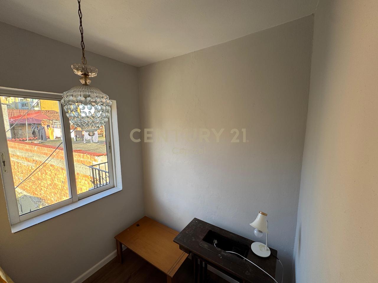 Ambient Për Zyrë Me Qira te Ministria e Jashtme, Tiranë