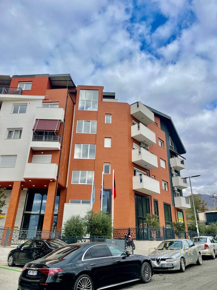 SHITET AMBIENT KOMERCIAL NE FRESK!