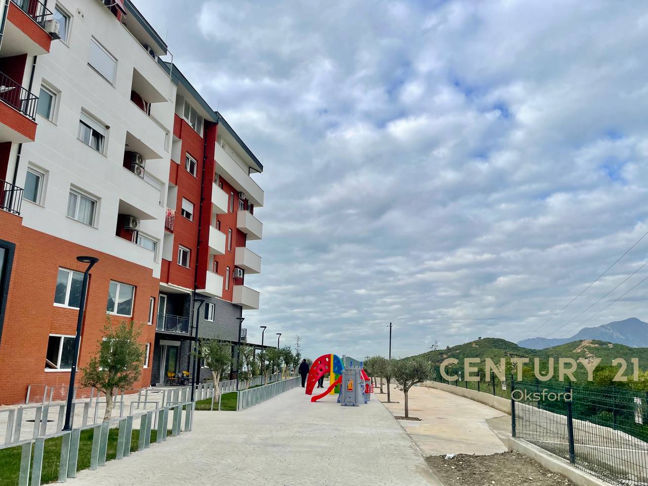 SHITET AMBIENT KOMERCIAL NE FRESK!