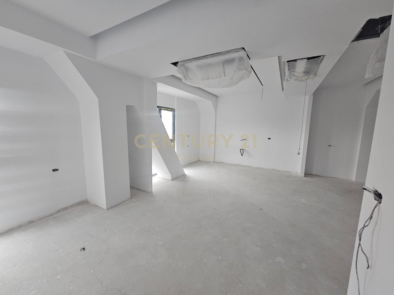 SQUARE 21, SHESIM AMBIENT PER ZYRE