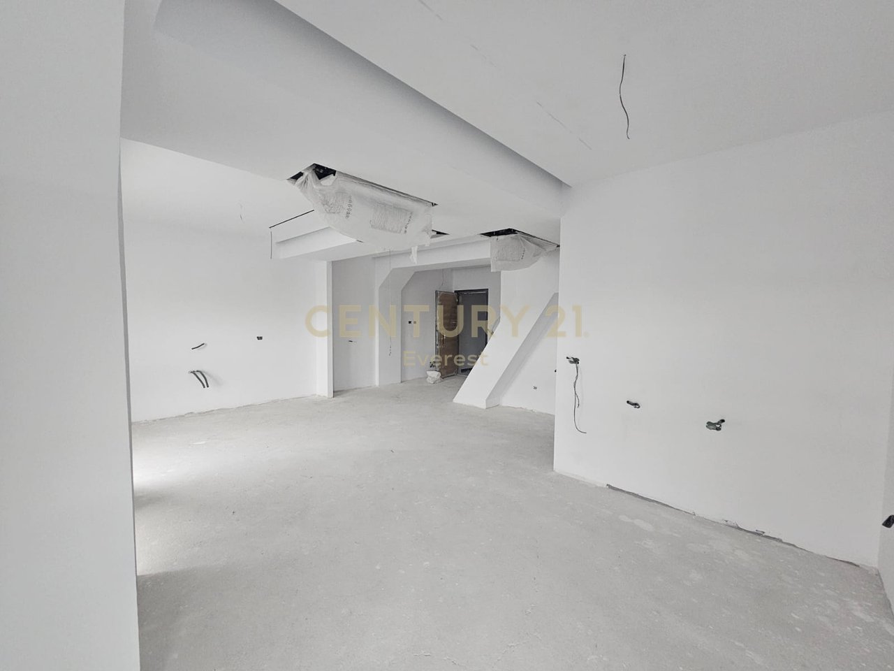 SQUARE 21, SHESIM AMBIENT PER ZYRE