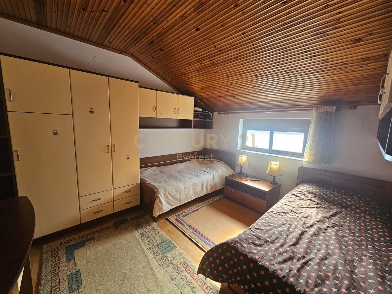 RESTORANT DURRESI, SHESIM DUPLEX 2+1+2 ME 100M2 BODRUM