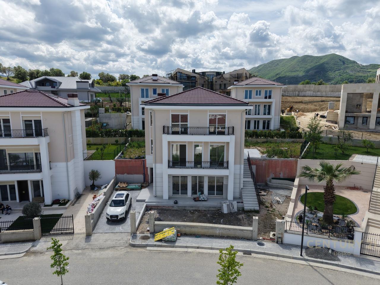 EXCLUSIVE! VILLA FOR SALE IN COLLINA VERDE RESIDENCE - TEG!