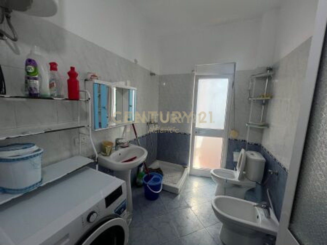 JEPET ME QERA APARTAMENT 2+1 NE PLAZH ILIRIA!