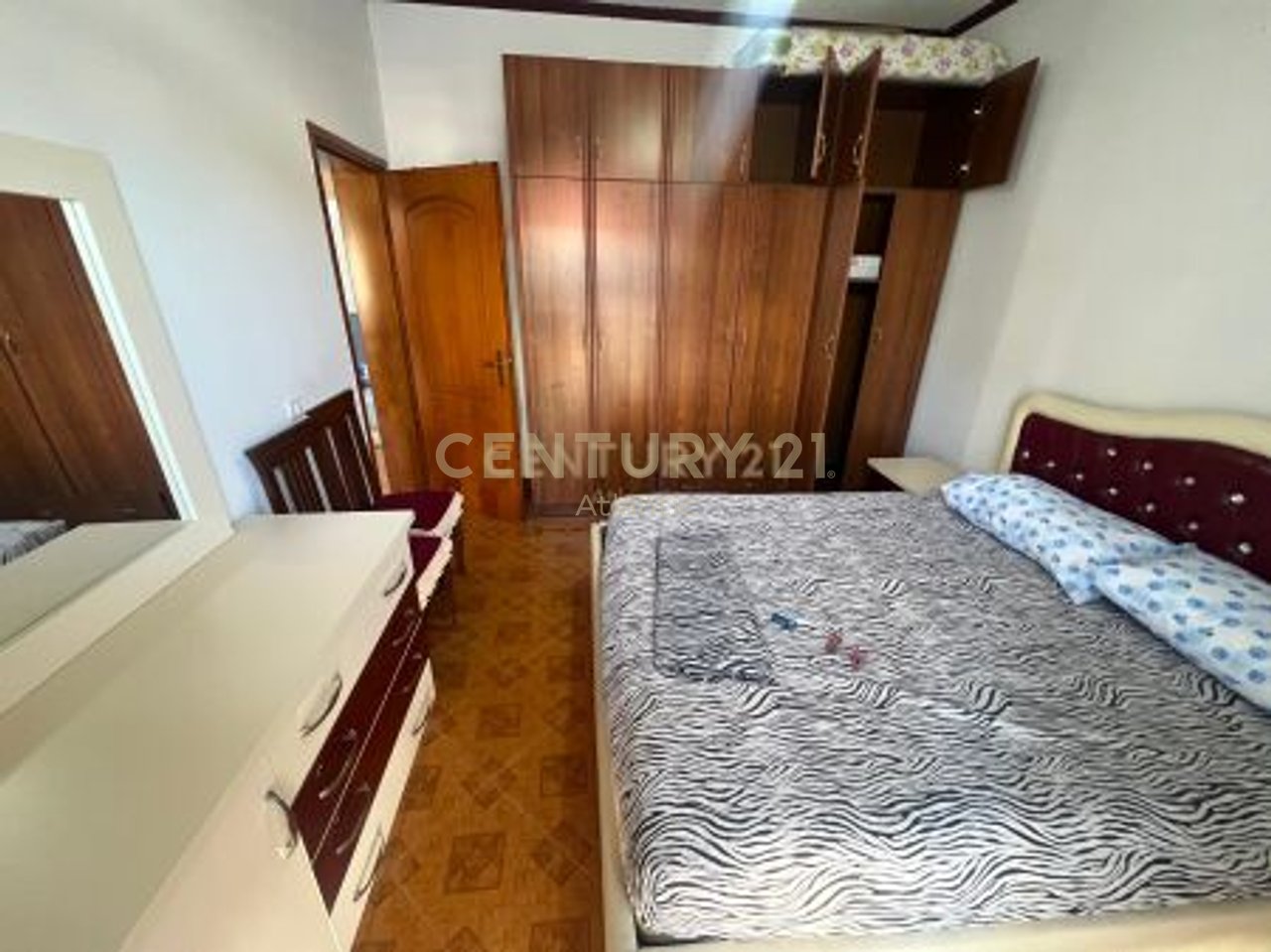 JEPET ME QERA APARTAMENT 2+1 NE PLAZH ILIRIA!