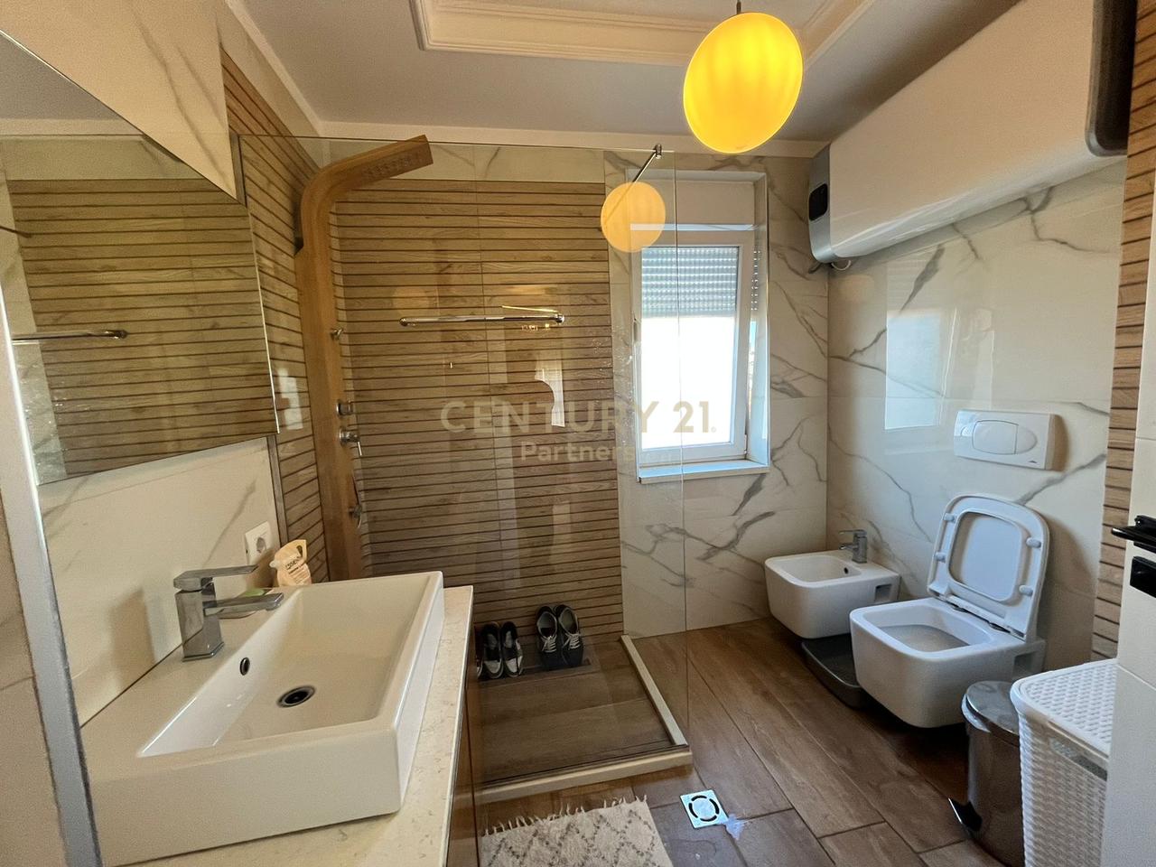 3+1+2 ME QIRA NE KOMPLEKSIN MAGNET.