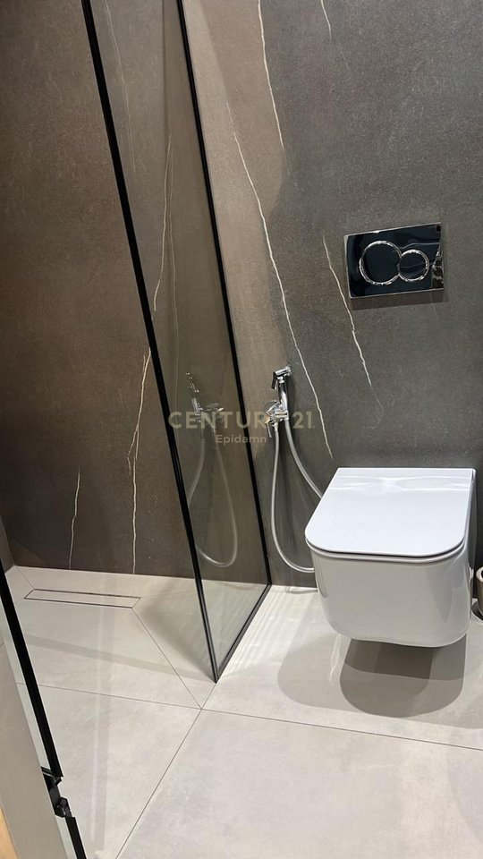 Apartament 2+1+2 + Post Parkimi – Kompleksi Marga, Bulevardi i Ri !!