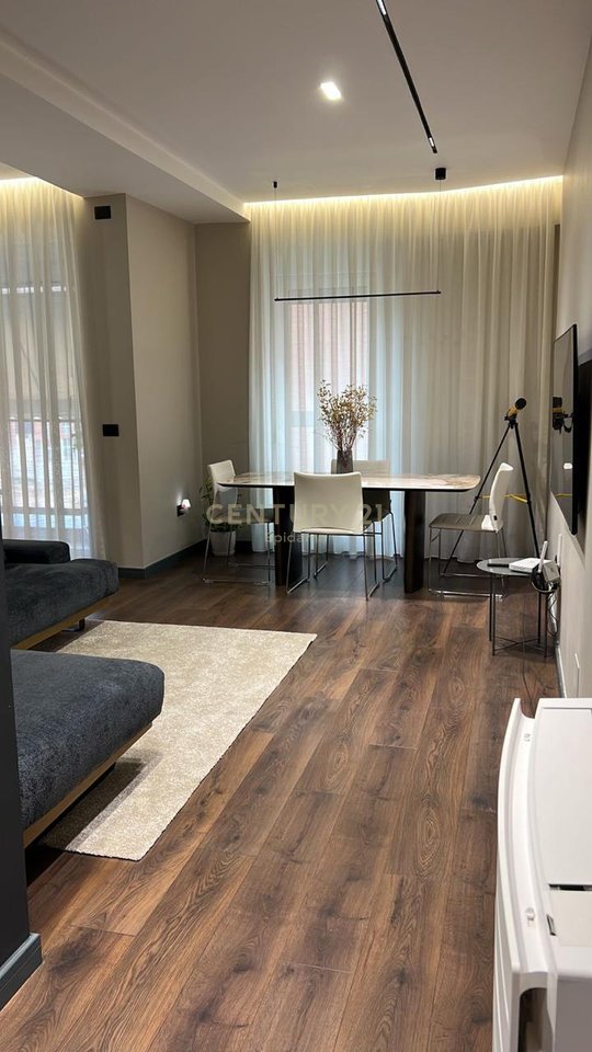 Apartament 2+1+2 + Post Parkimi – Kompleksi Marga, Bulevardi i Ri !!