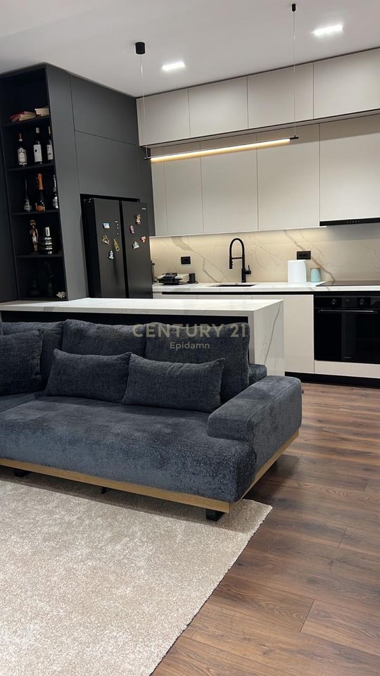 Apartament 2+1+2 + Post Parkimi – Kompleksi Marga, Bulevardi i Ri !!