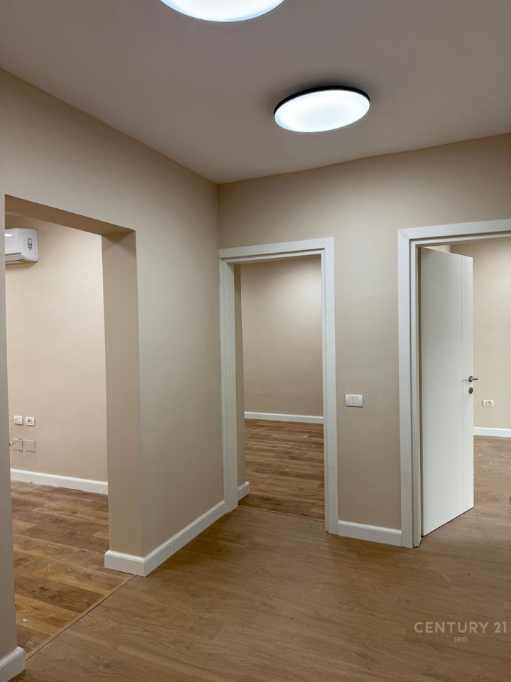 APARTAMENT 2+1 PER SHITJE PRANE PETRO NINIT!